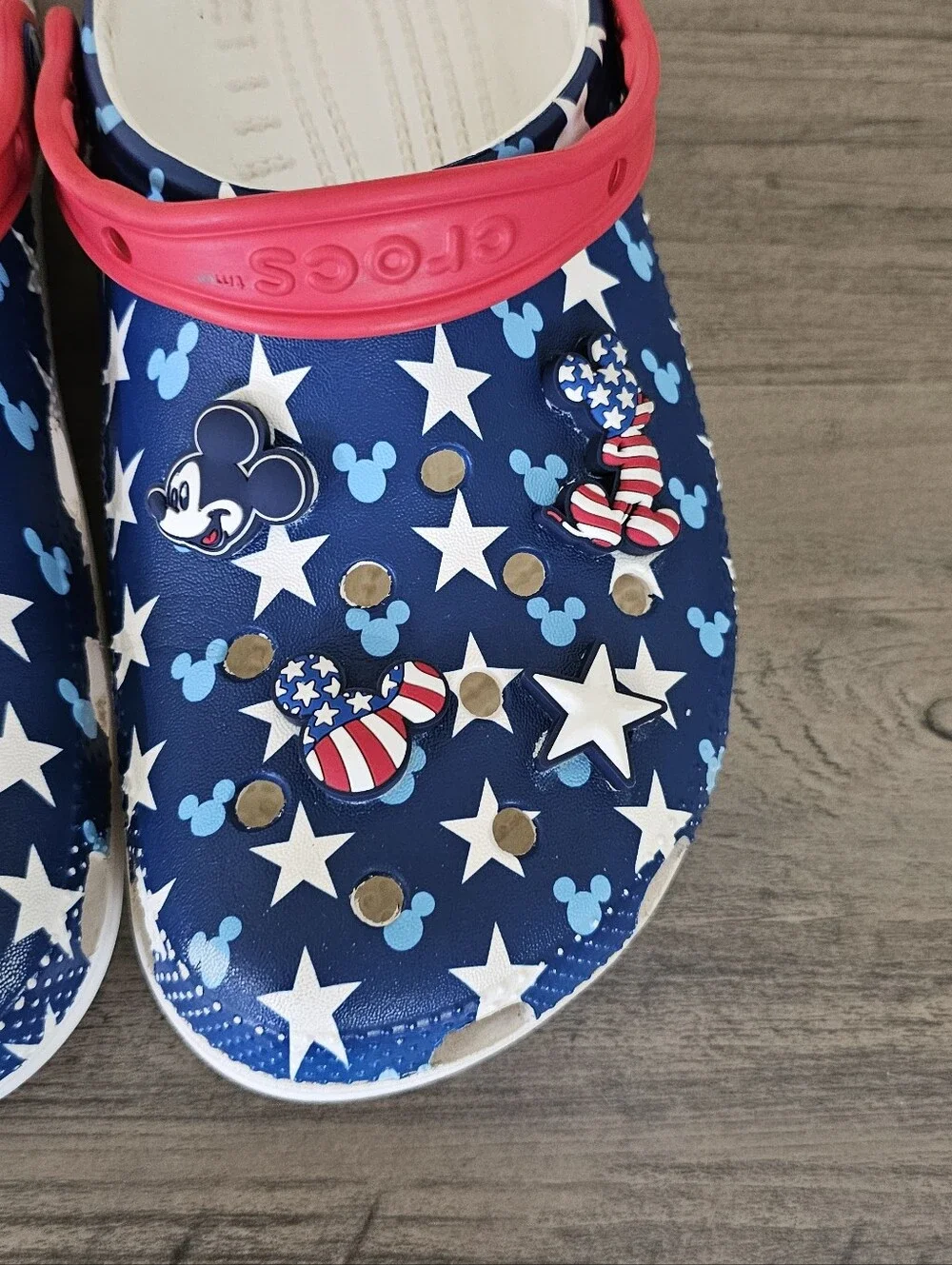 CROCS Disney American Red Blue Star Mickey Clogs with Red Strap Men 8 Women 10